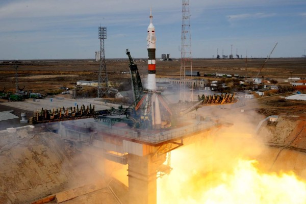 Russia's Soyuz MS-04 spacecraft carrying Russian cosmonaut Fyodor Yurchikhin and NASA astronaut Jack David Fischer, members of the main crew of the 51/52 expedition to the International Space Station (ISS), blasts off to the ISS from the launch pad at the Russian-leased Baikonur cosmodrome on April 20, 2017. / AFP PHOTO / Kirill KUDRYAVTSEV
