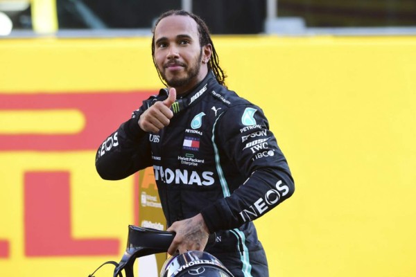Lewis Hamilton gana una carrera caótica en la Toscana