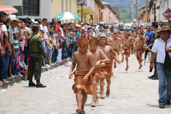 Gracias da ejemplo de identidad nacional al celebrar a Lempira