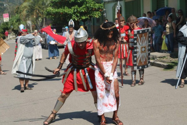 Dramatismo al revivir el tormento del Hijo de Dios