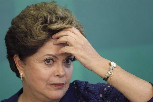 Rousseff disuelve su Gobierno tras ser separada del cargo por el Senado