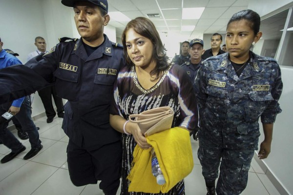 Suspenden juicio a exjueza Wendy Caballero