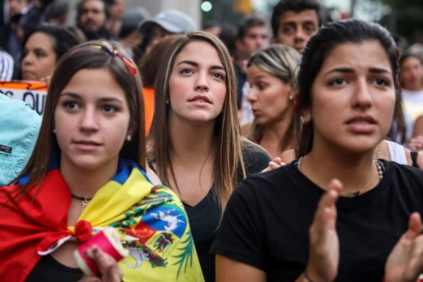 Oposición venezolana aplaza a mañana la movilización contra la Constituyente