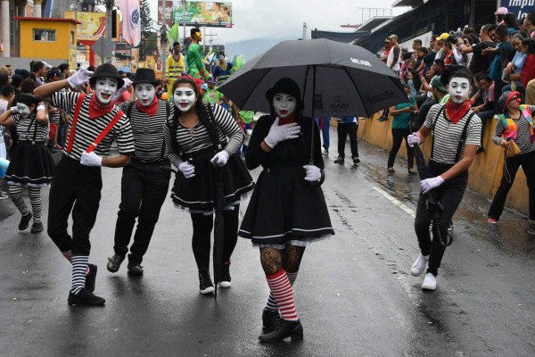 Festejan con carnaval 439 aniversario de la capital de Honduras