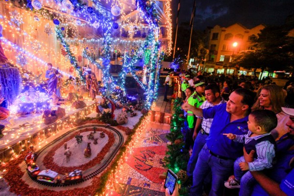 A disfrutar de la Plaza Navideña desde hoy en la 105 Brigada