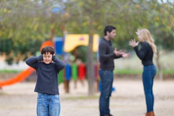 Pediatras ayudan cuando los padres se divorcian