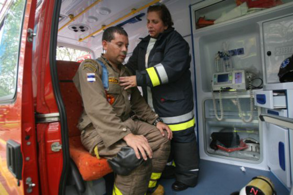 Llamas consumen facultad de Química en la Unah