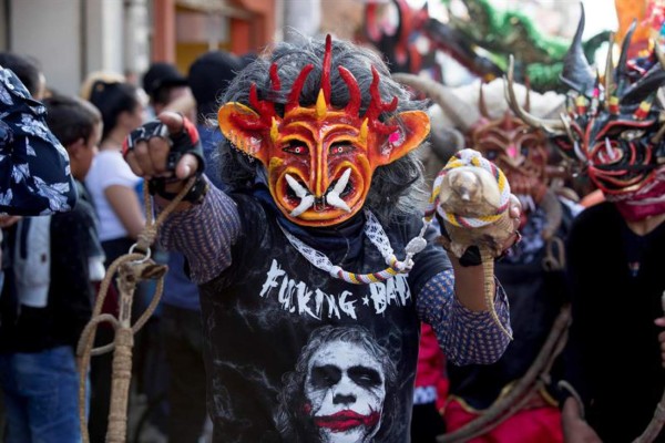 Más de 150.000 personas han visto bailar diablos en los Andes de Ecuador