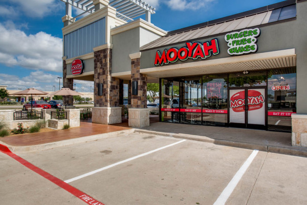 Ofrecen franquicia de EUA a inversionistas sampedranos