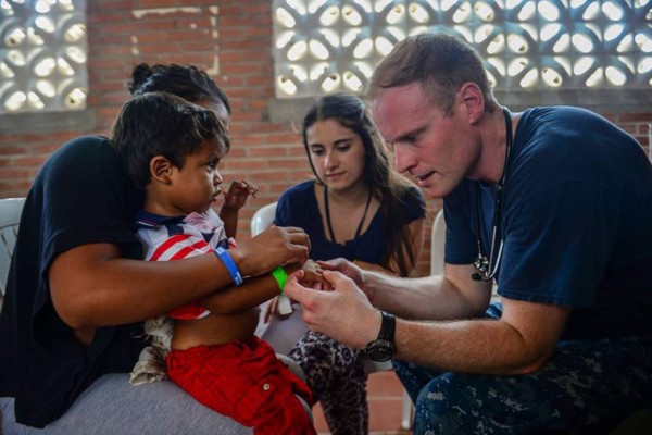 Mañana llegará buque humanitario de EEUU a Honduras