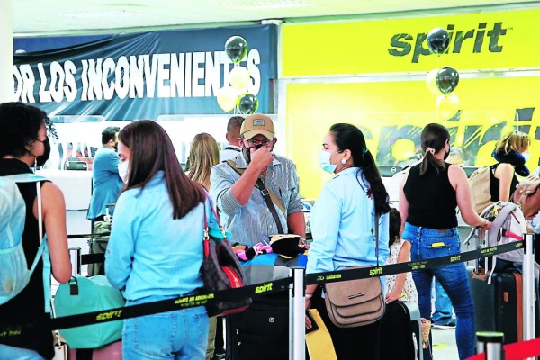 Spirit anuncia que reducirá la cancelación de vuelos