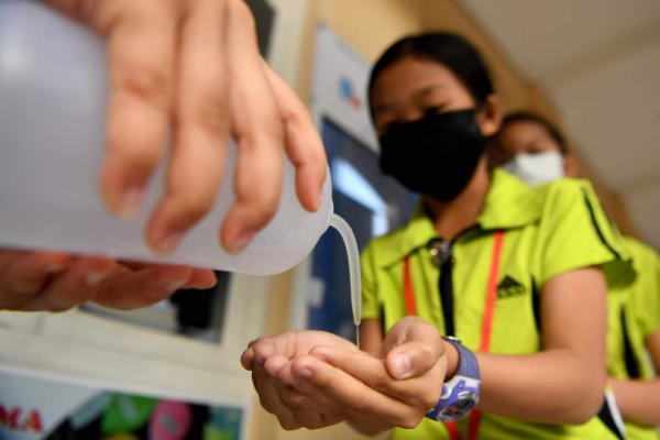Suman 106 muertos por coronavirus y casi 1,300 nuevos casos