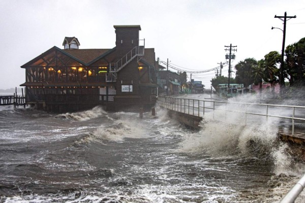 La tormenta tropical Elsa toca tierra en el norte de Florida
