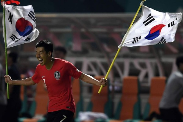 Coreano Son Heung-min logra oro en Juegos Asiáticos y se libra del servicio militar