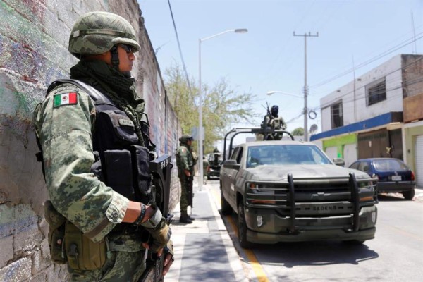 México: Hombres armados secuestraron a tres turistas y matan a otro