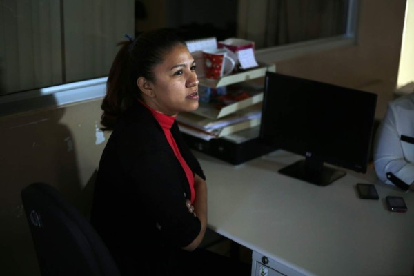 Juez manda a la casa a supuesta estafadora