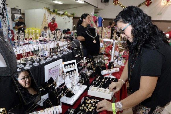 Bazar del Sábado con horario especial este sábado