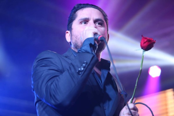 Ahora dicen que Larry Hernández es gay