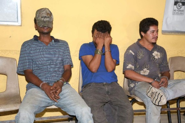 Caen tres supuestos robaviviendas en la colonia Trejo