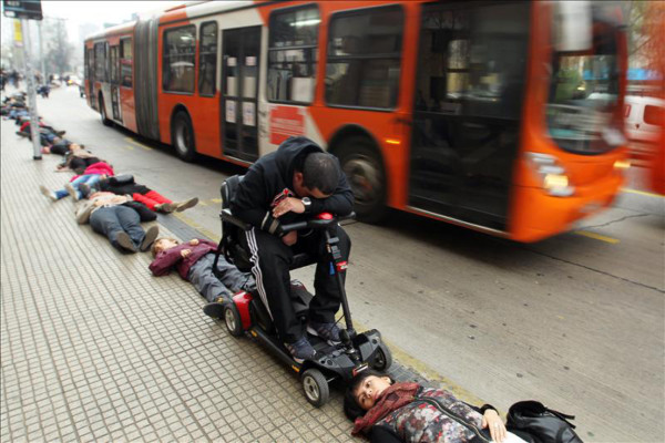 Bachelet vuelve al lugar donde fue torturada tras el golpe en Chile
