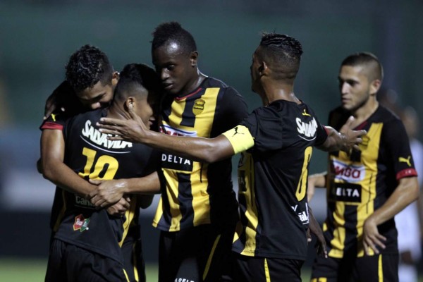 Real España golea al Olimpia y clasifica a la final de Copa Presidente