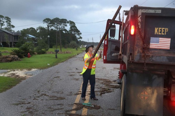 Tormenta tropical Gordon tocó tierra en la costa de EEUU y deja un muerto