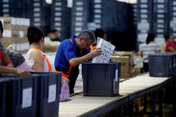 Guatemaltecos buscan salir de la corrupción y la pobreza con nuevas elecciones