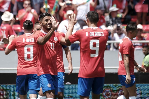 Costa Rica golea a Irlanda del Norte y amenaza con ser protagonista