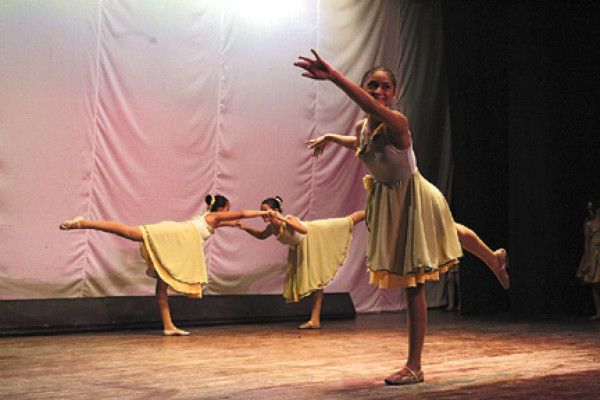 Danza y teatro en el Centro Cultural Infantil