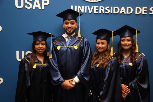 Universidad de San Pedro Sula gradúa a más de 200 profesionales