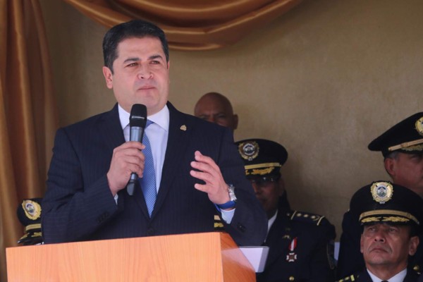 Presidente de Honduras decide no viajar a El Salvador; diputados rechazaban su visita