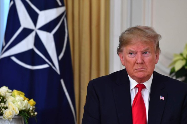 Trump enciende cumbre de la OTAN con duro ataque a Francia
