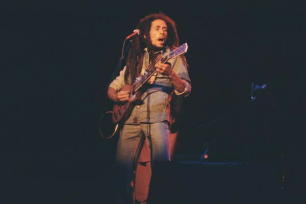 Fans festejan los 70 años de Bob Marley