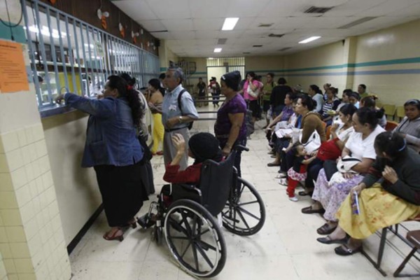 Sindicato de Hospital Escuela contrademanda a autoridades de la Unah