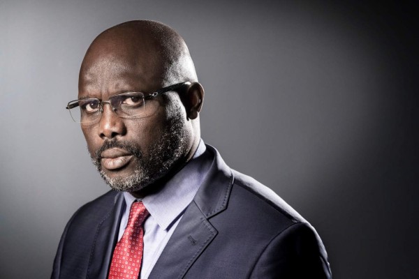 George Weah gana elecciones en Liberia y se convierte en el primer ex futbolista que presidirá un país