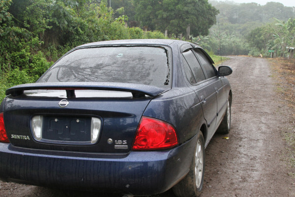 Lo ultiman en Santa Cruz de Yojoa y dejan carro abandonado