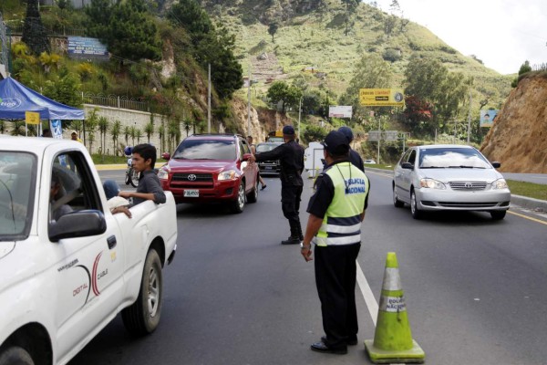 Unos 10,500 agentes vigilarán carreteras durante 'feriadón”