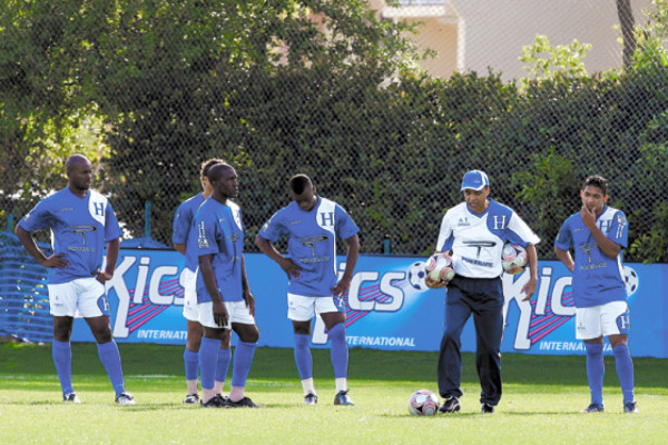 Ni la lluvia paró a la Selección de Honduras