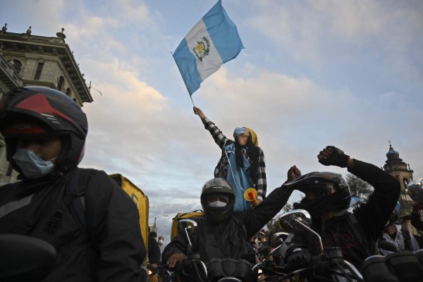 Obligados por masivas protestas, el Congreso de Guatemala suspende presupuesto