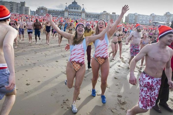 Holanda comienza el año con un chapuzón refrescante en el mar del Norte