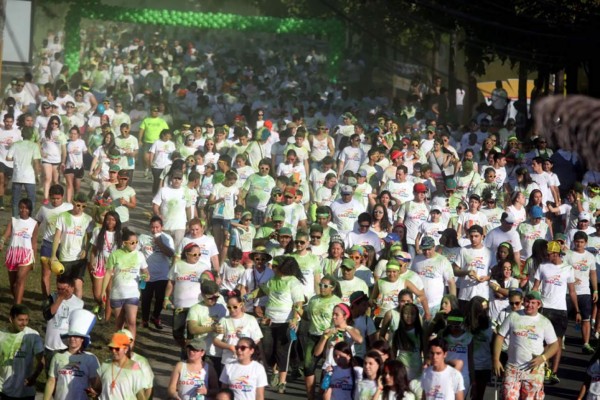 Colorun: Un éxito el día más colorido del año en Honduras