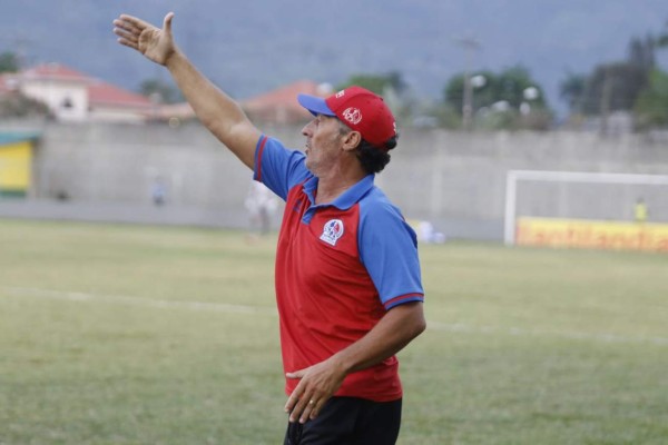 El Olimpia hace oficial la renovación de Pedro Troglio