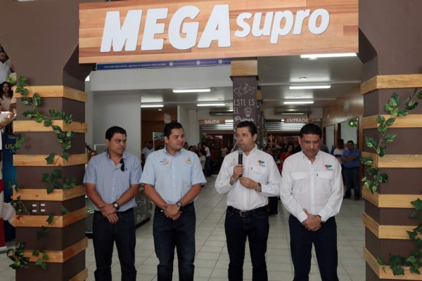 Inauguran el primer Megasupro del país en barrio Paz Barahona