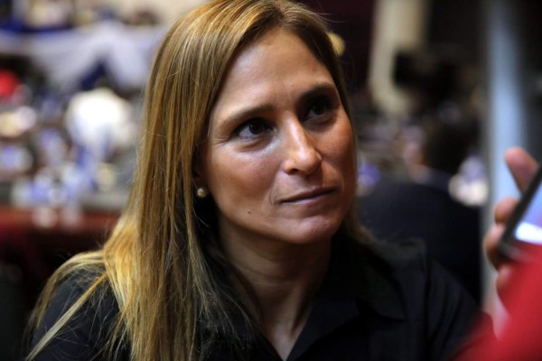 Elecciones en Honduras: Exdeportistas y periodistas quieren una curul en el CN