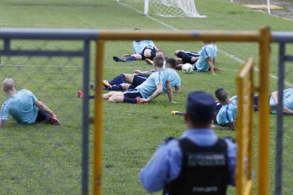 Estados Unidos colabora con la selección de Australia