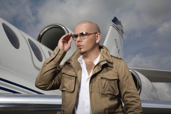 Pitbull revela cómo hace para ahorrar dinero