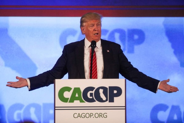 Trump lanza dardos a Clinton y Cruz antes de primarias en Indiana