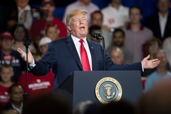 Tribunal Supremo de EEUU valida veto migratorio de Trump