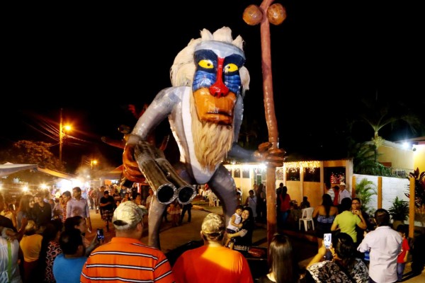 Trinidad ardió de entusiasmo con sus chimeneas