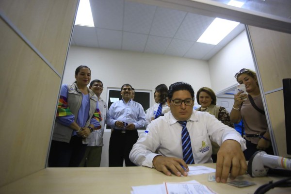 Oficinas de Migración ahora están en Hiper Antorcha